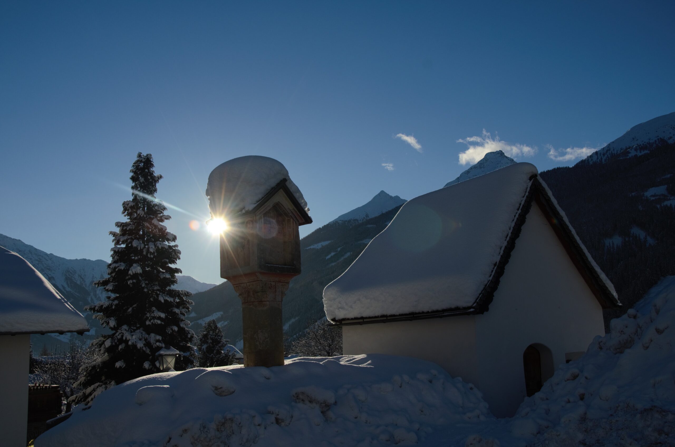 Bildstock im Schnee bei Virgen, Osttirol