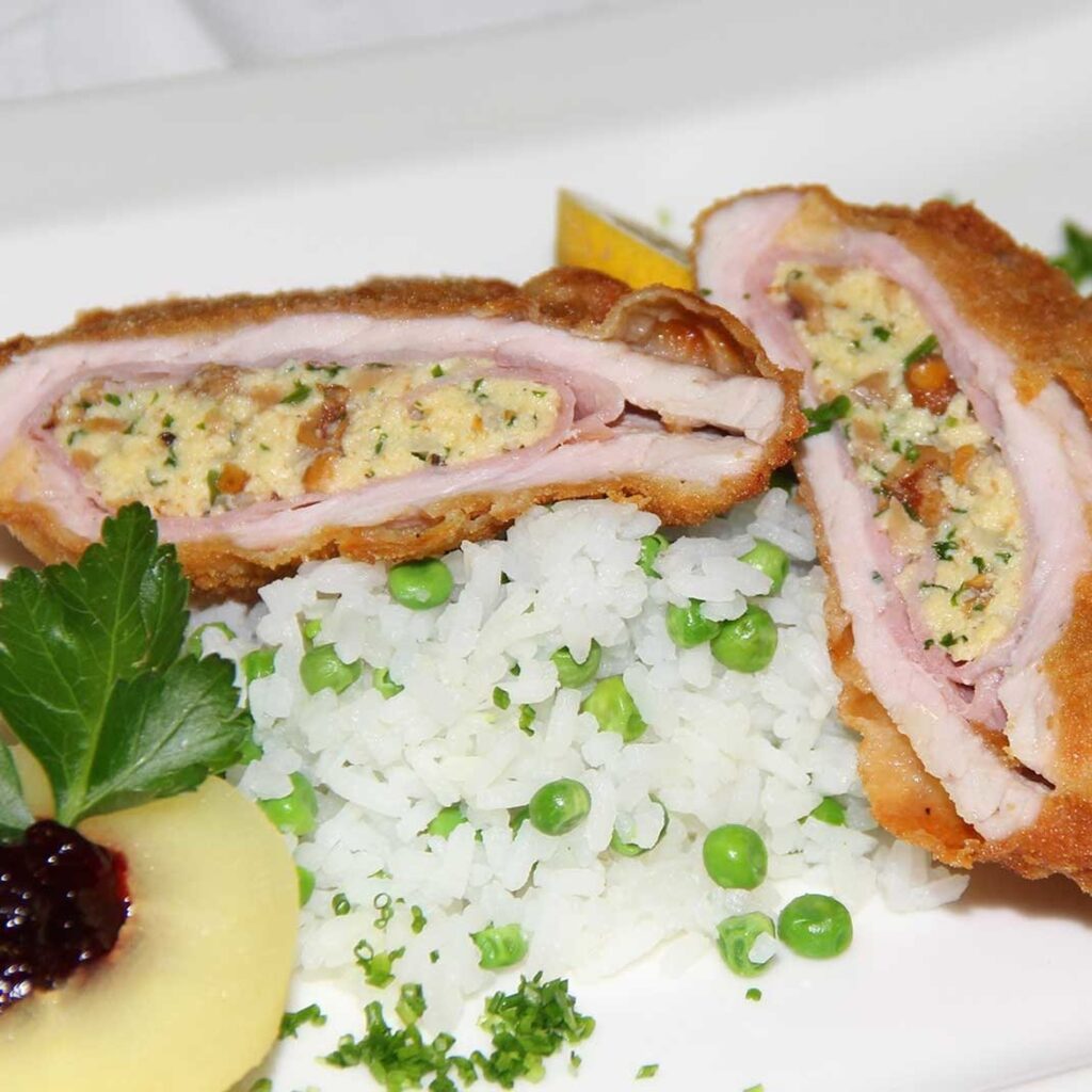 Gefülltes Schnitzel im Gasthof Rose